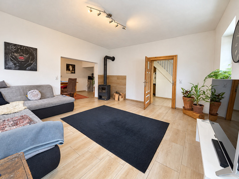 Wohnzimmer_mit_Kaminofen