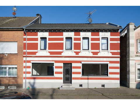 Stadthaus kaufen in Gangelt, 299 m² Grundstück, 200 m² Wohnfläche, 8 Zimmer