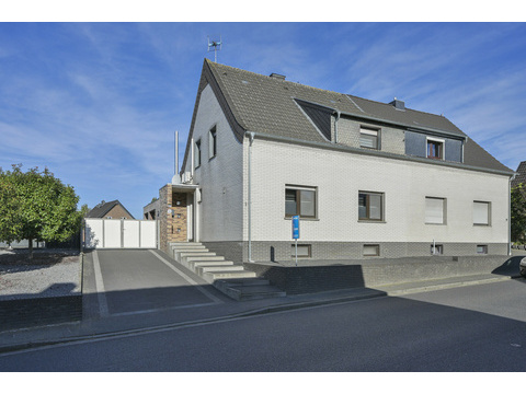 Doppelhaushälfte kaufen in Selfkant, 1.055 m² Grundstück, 170 m² Wohnfläche, 5 Zimmer