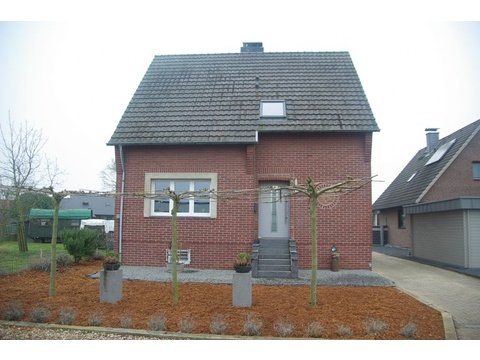 Einfamilienhaus kaufen in Wassenberg, mit Stellplatz, 644 m² Grundstück, 110 m² Wohnfläche, 5 Zimmer