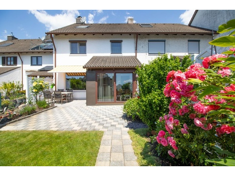 Haus kaufen in Mering, 268 m² Grundstück, 121 m² Wohnfläche, 4 Zimmer