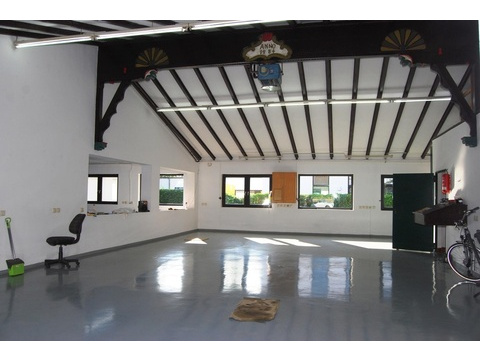 Produktion kaufen in Solingen, 860 m² Lagerfläche