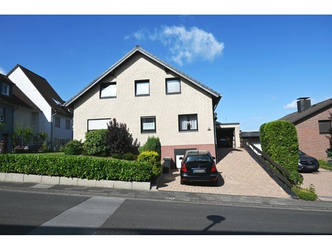 Etagenwohnung mieten in Solingen, mit Stellplatz, 96,15 m² Wohnfläche, 3 Zimmer