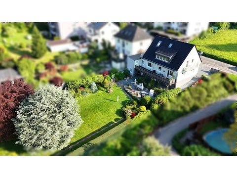 Mehrfamilienhaus kaufen in Solingen, mit Garage, mit Stellplatz