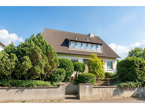 Einfamilienhaus kaufen in Wiesbaden, mit Stellplatz, 494 m² Grundstück, 184,48 m² Wohnfläche, 8 Zimmer