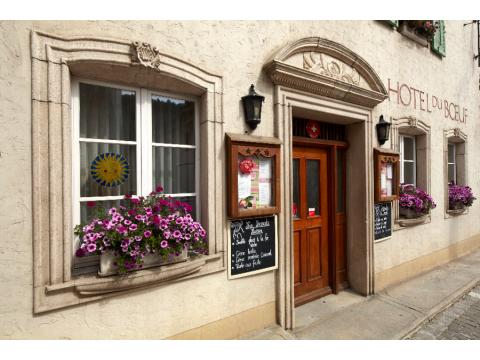 Hotel kaufen in Saint-Ursanne, 1 m² Gastrofläche