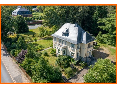 Zweifamilienhaus kaufen in Gera, mit Stellplatz, 2.639 m² Grundstück, 264 m² Wohnfläche, 10 Zimmer