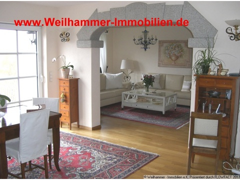 Ess-Wohnbereich mit Ausgang zum gr Balkon