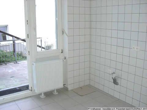 Küche mit Ausgang zur Terrasse