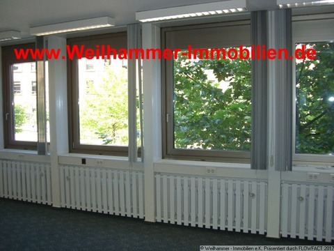 heller Büroraum