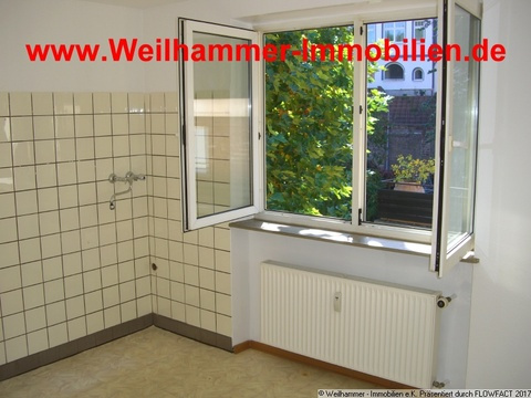 Küche mit großem Fenster