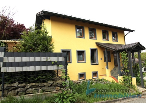 Zweifamilienhaus kaufen in Landau an der Isar, mit Garage, 640 m² Grundstück, 186 m² Wohnfläche, 7 Zimmer
