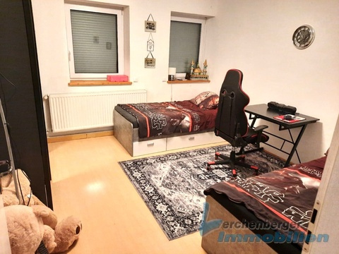 Schlafzimmer OG.jpg