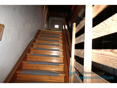 Treppe zum OG.jpg