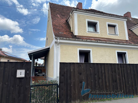 Doppelhaushälfte kaufen in Plattling, 193 m² Grundstück, 100 m² Wohnfläche, 4 Zimmer