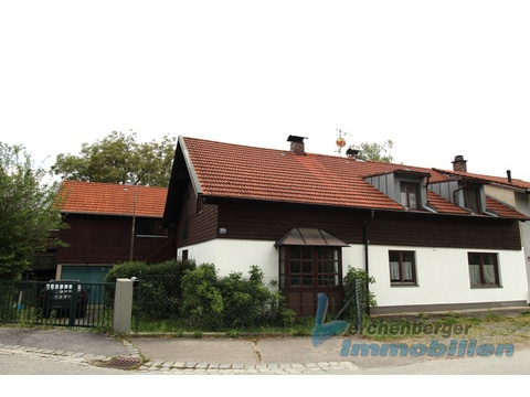 Einfamilienhaus kaufen in Landau an der Isar, mit Garage, 2.187 m² Grundstück, 240 m² Wohnfläche, 10 Zimmer