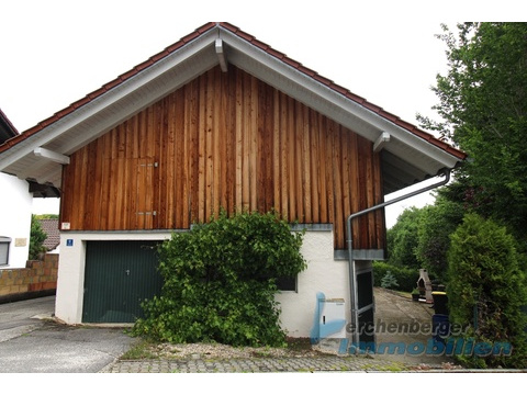 Hausansicht m.Garage.jpg