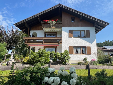 Etagenwohnung mieten in Sonthofen, mit Garage, 104 m² Wohnfläche, 4 Zimmer