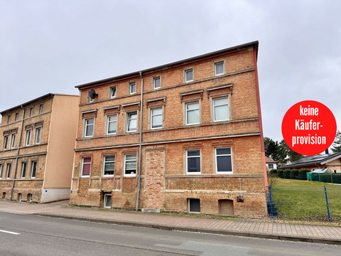 Mehrfamilienhaus kaufen in Strasburg (Uckermark), mit Stellplatz, 2.891 m² Grundstück, 185 m² Wohnfläche, 7 Zimmer