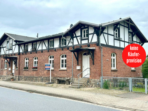 Zweifamilienhaus kaufen in Mölln, mit Stellplatz, 2.081 m² Grundstück, 188 m² Wohnfläche, 9 Zimmer