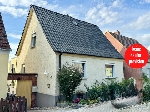 Haus kaufen in Neubrandenburg, mit Garage, 241 m² Grundstück, 120 m² Wohnfläche, 7 Zimmer