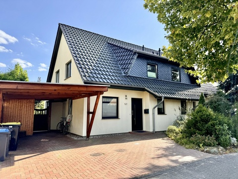 Doppelhaushälfte kaufen in Neubrandenburg, mit Stellplatz, 309 m² Grundstück, 120 m² Wohnfläche, 4 Zimmer