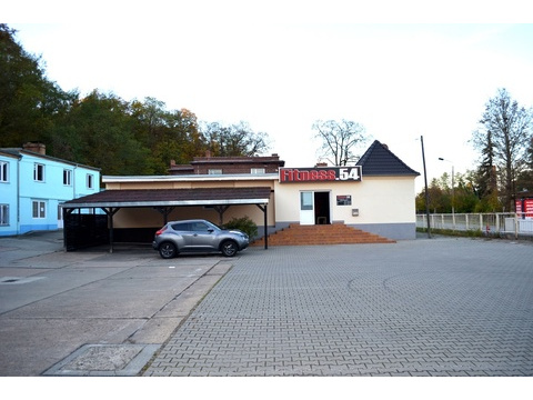 Ausstellungsfläche an der Hauptstraße