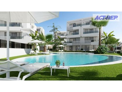 Erdgeschosswohnung kaufen in Los Alcázares, 128 m² Wohnfläche, 4 Zimmer