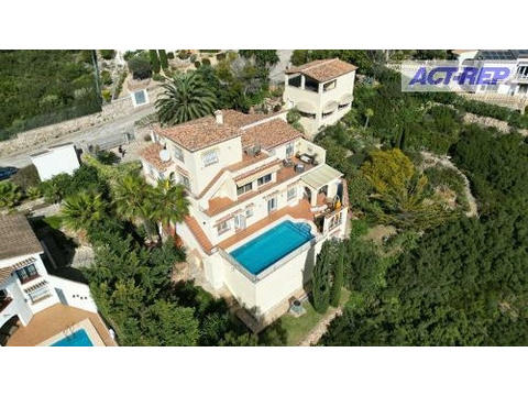 Villa kaufen in Pego, 2.600 m² Grundstück, 250 m² Wohnfläche, 6 Zimmer