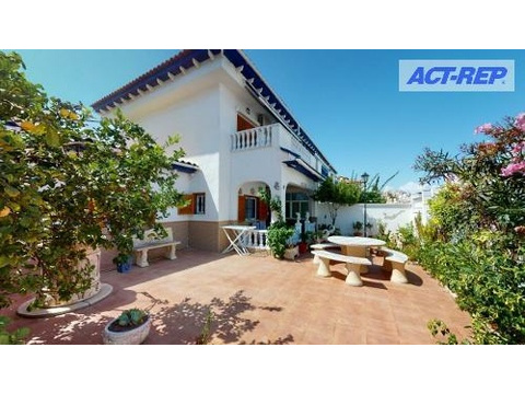 Stadthaus kaufen in La Mata, 150 m² Grundstück, 75 m² Wohnfläche, 4 Zimmer