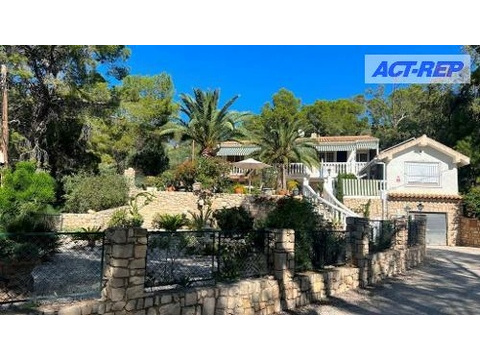 Chalet kaufen in Aigües, 767 m² Grundstück, 160 m² Wohnfläche, 5 Zimmer