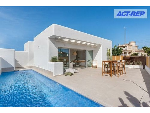 Villa kaufen in Los Alcázares, 229 m² Grundstück, 121 m² Wohnfläche, 4 Zimmer