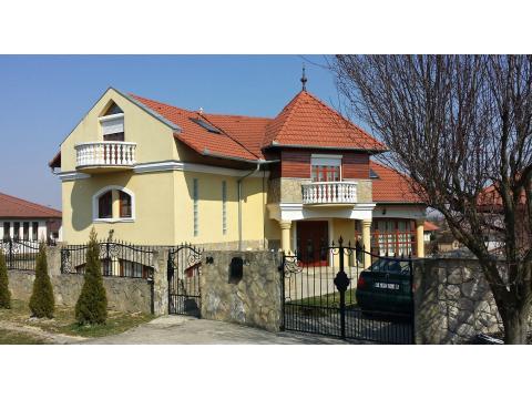Einfamilienhaus kaufen in Kaposvár, 850 m² Grundstück, 240 m² Wohnfläche, 5 Zimmer