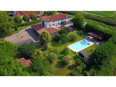 Villa kaufen in Fiumicello, mit Garage, mit Stellplatz, 7.800 m² Grundstück, 650 m² Wohnfläche, 10 Zimmer