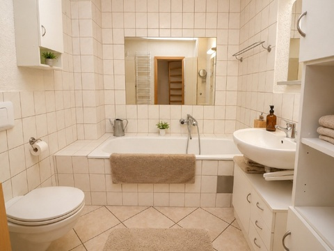 Bild 17 Bad Obergeschoss (KI-optimiert)