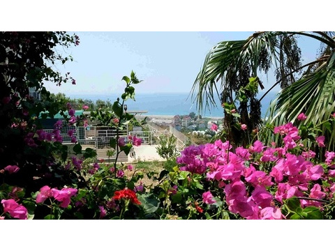 Villa kaufen in Antalya, mit Garage, 635 m² Grundstück, 360 m² Wohnfläche, 5 Zimmer