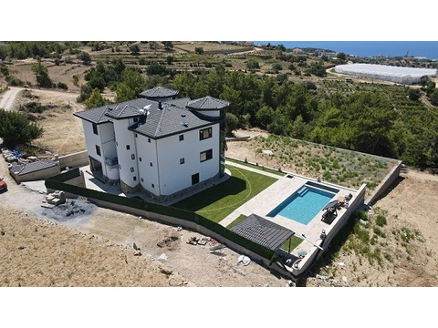 Villa kaufen in Avsallar, mit Stellplatz, 1.000 m² Grundstück, 660 m² Wohnfläche, 11 Zimmer