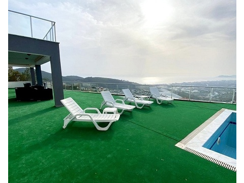 Villa kaufen in Kargıcak, mit Garage, 520 m² Grundstück, 330 m² Wohnfläche, 7 Zimmer