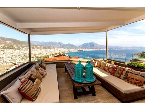 Villa kaufen in Alanya, mit Stellplatz, 482 m² Grundstück, 400 m² Wohnfläche, 7 Zimmer