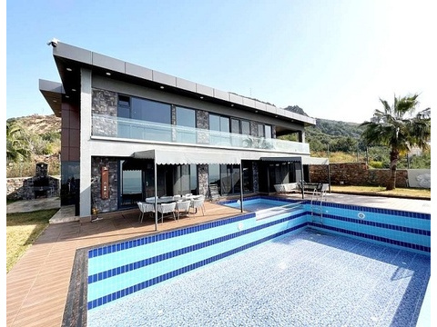 Villa kaufen in Dinek, mit Stellplatz, 3.013 m² Grundstück, 350 m² Wohnfläche, 5 Zimmer