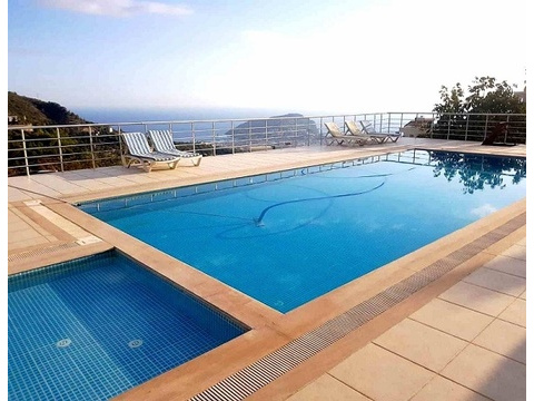 Villa kaufen in Tepe, mit Stellplatz, 400 m² Grundstück, 220 m² Wohnfläche, 4 Zimmer