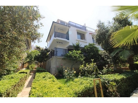 Reihenhaus mieten in Kargıcak, mit Stellplatz, 200 m² Wohnfläche, 4 Zimmer