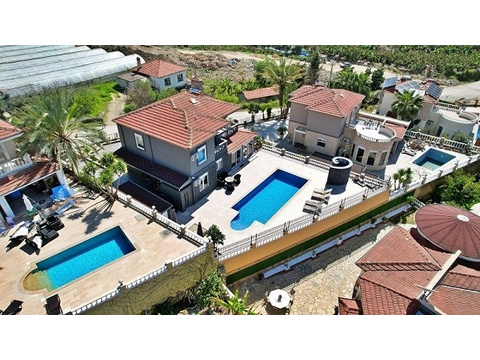 Villa kaufen in Mahmutlar, mit Garage, 600 m² Grundstück, 250 m² Wohnfläche, 4 Zimmer