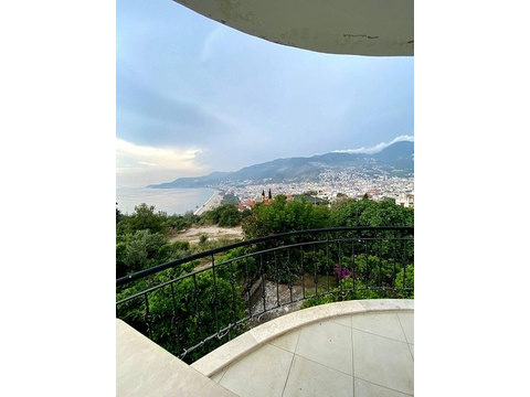 Etagenwohnung kaufen in Alanya, 130 m² Wohnfläche, 4 Zimmer