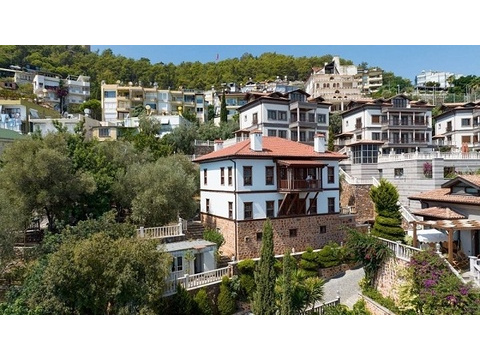 Villa kaufen in Alanya, 316 m² Grundstück, 476 m² Wohnfläche, 11 Zimmer
