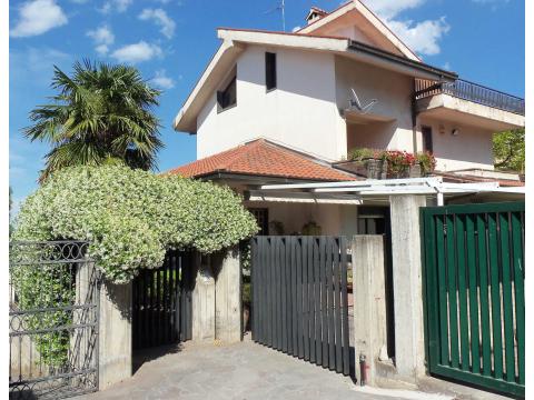 Villa kaufen in Francofonte, mit Garage, 400 m² Grundstück, 525 m² Wohnfläche, 11 Zimmer