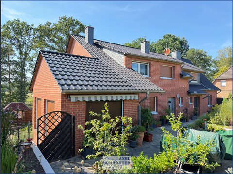 Mehrfamilienhaus kaufen in Bergen, mit Garage, mit Stellplatz, 1.542 m² Grundstück, 222 m² Wohnfläche, 9 Zimmer