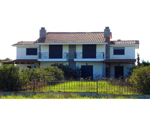 Zweifamilienhaus kaufen, 2.400 m² Grundstück, 200 m² Wohnfläche, 14 Zimmer