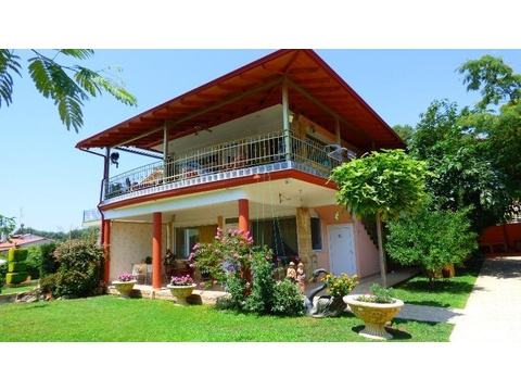 Villa kaufen in Néa Kallikrátia, 600 m² Grundstück, 180 m² Wohnfläche, 17 Zimmer