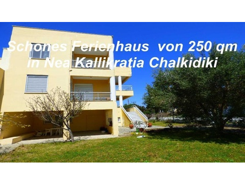 Villa kaufen in Néa Kallikrátia, 450 m² Grundstück, 250 m² Wohnfläche, 20 Zimmer